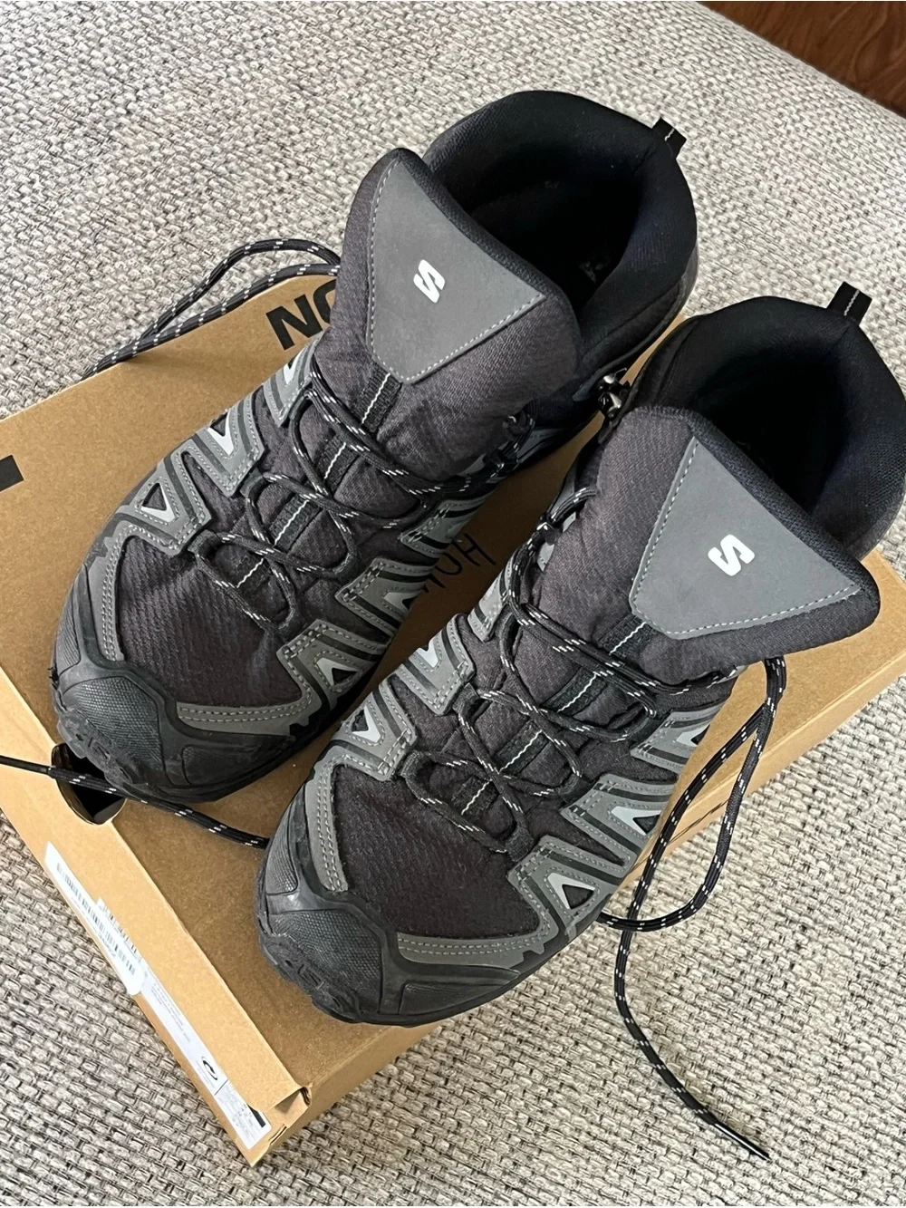 Salomon Men's Black and Gray X Ultra Mid Hiking Boot